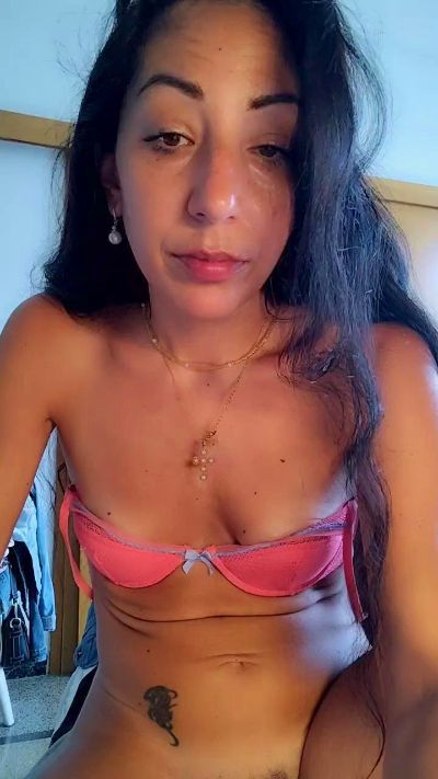 GattaRossah live cam on Cam4