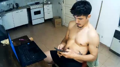 Gauch92 live cam on Cam4