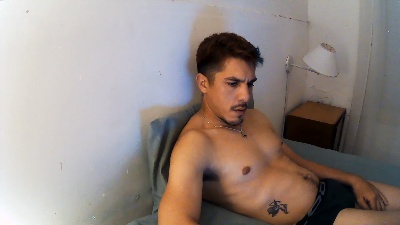 Gauch92 live cam on Cam4