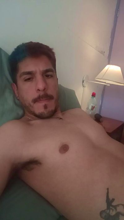 Gauch92 live cam on Cam4