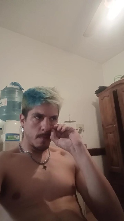 Gauch92 live cam on Cam4
