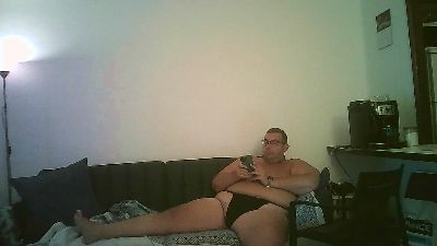 Gaychubby86 live cam on Cam4