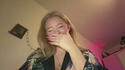 GayeJeangilles live cam on Cam4