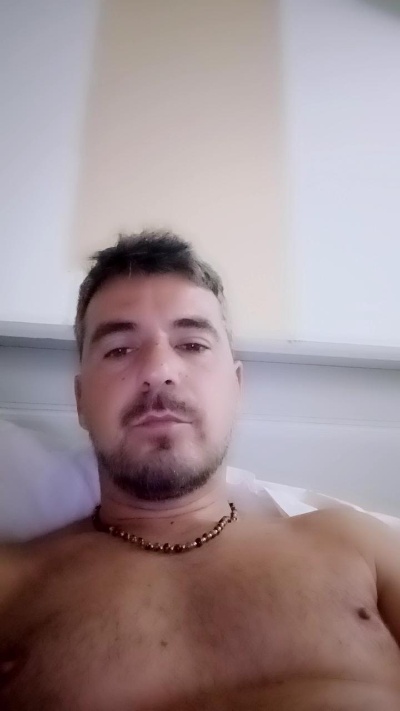 Gaz2022 live cam on Cam4