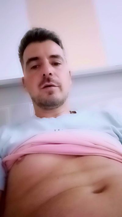 Gaz2022 live cam on Cam4