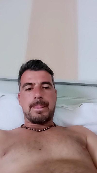 Gaz2022 live cam on Cam4