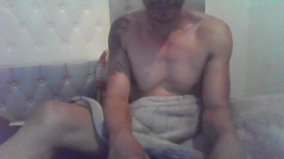 Gdlboyfun live cam on Cam4