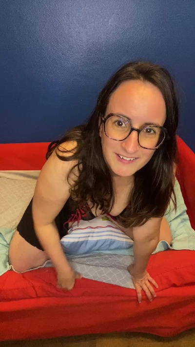 Geeklascive live cam on Cam4