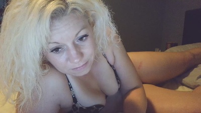 Geilblondje35 live cam on Cam4