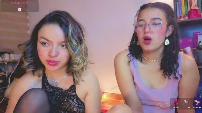 Gema_n_aria live cam on Cam4