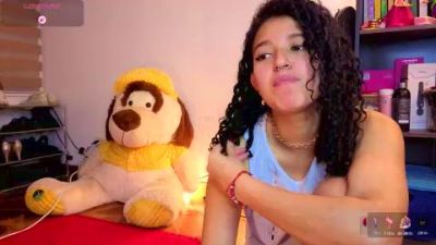 Gema_n_aria live cam on Cam4
