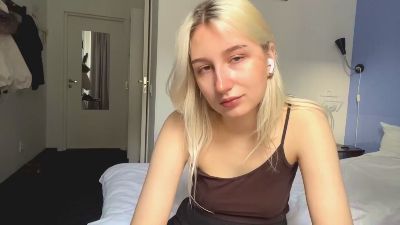 GenesisElder live cam on Cam4