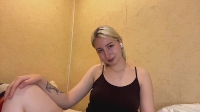 GenesisElder live cam on Cam4