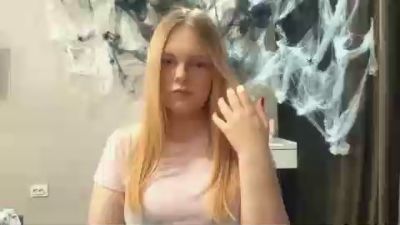 GennieCassano live cam on Cam4