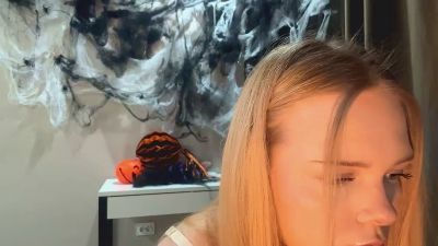 GennieCassano live cam on Cam4