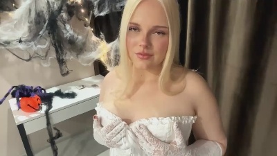 GennieCassano live cam on Cam4