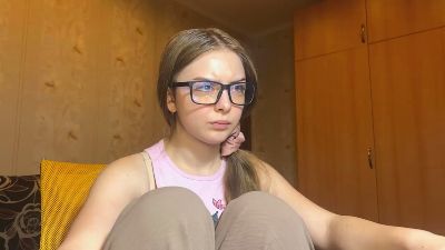 GennieSolinger live cam on Cam4