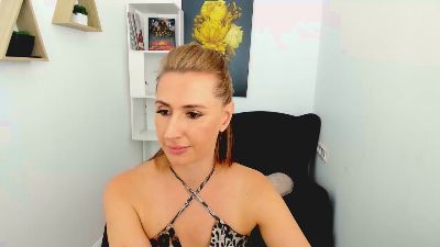 GentleFlowe live cam on Cam4
