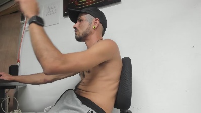 GeorgeBigDick live cam on Cam4