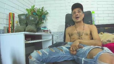 GeorgeBigDick live cam on Cam4