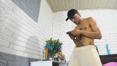 GeorgeBigDick live cam on Cam4