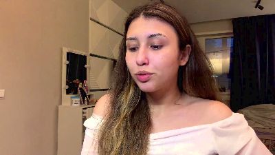 GeralynWolz live cam on Cam4