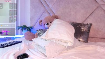 Gia_Moretti live cam on Cam4