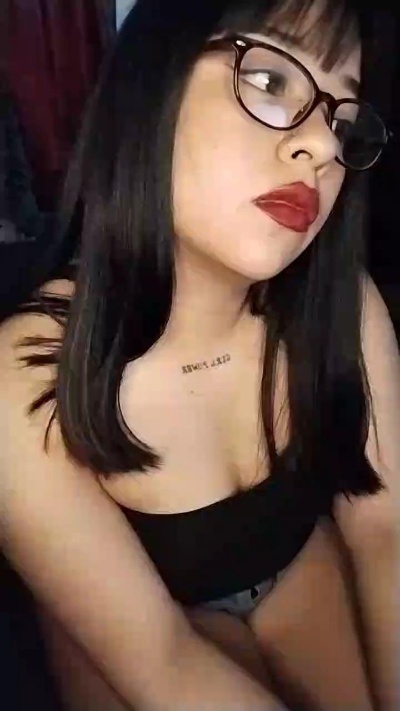 Giaa88 live cam on Cam4