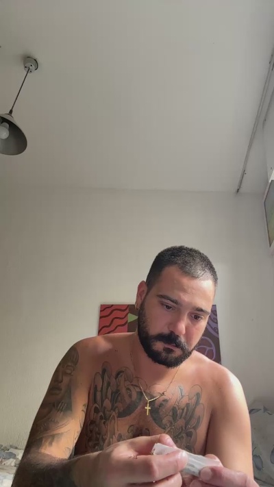 Giancarlino97 live cam on Cam4