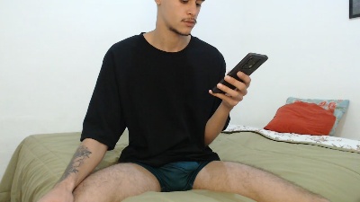 GiganteOMenino live cam on Cam4