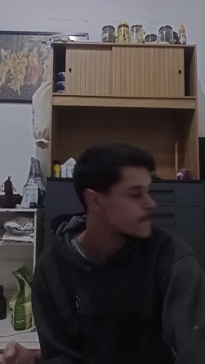 GiganteOMenino live cam on Cam4