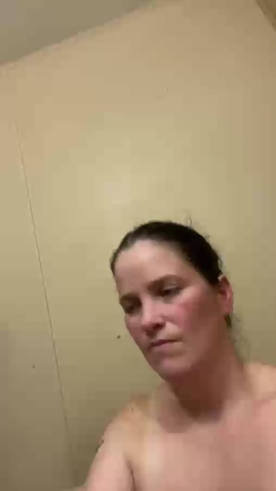 Gigi19877 live cam on Cam4