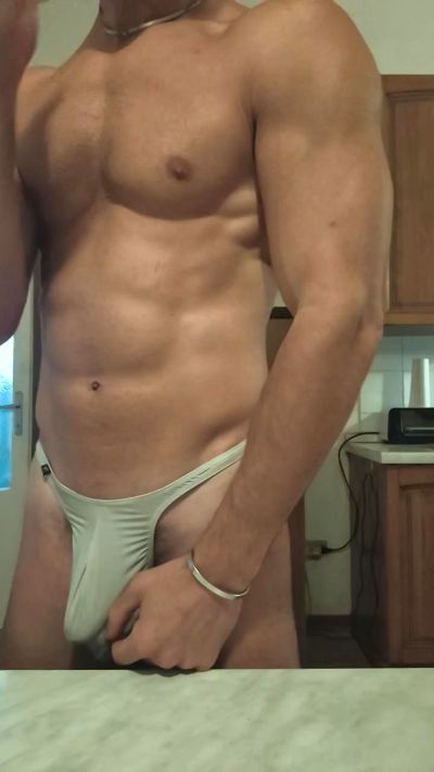 Gil_Hot_ live cam on Cam4