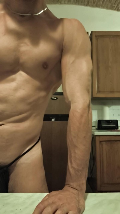 Gil_Hot_ live cam on Cam4