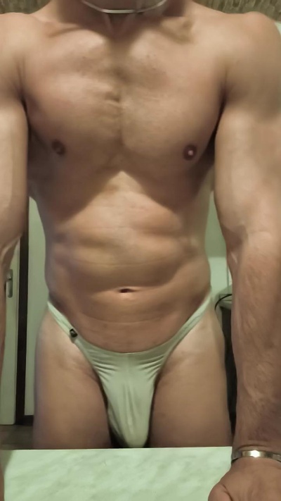 Gil_Hot_ live cam on Cam4