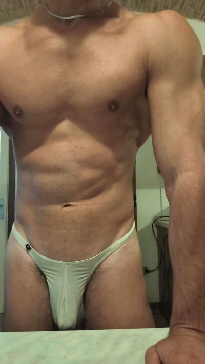 Gil_Hot_ live cam on Cam4