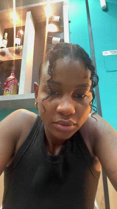 Ginevra live cam on Cam4