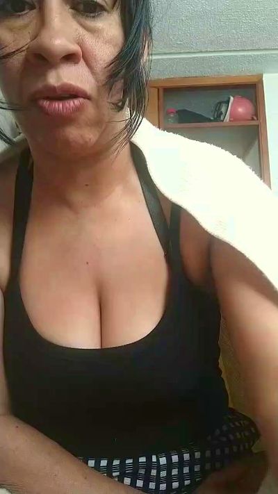 Gio48hot live cam on Cam4