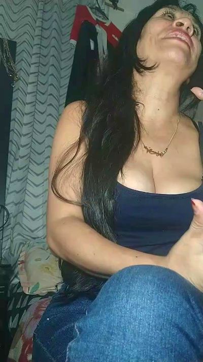 Gio48hot live cam on Cam4