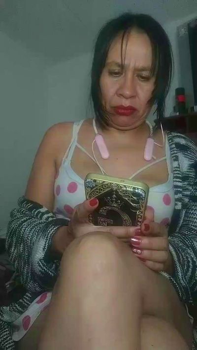 Gio48hot live cam on Cam4