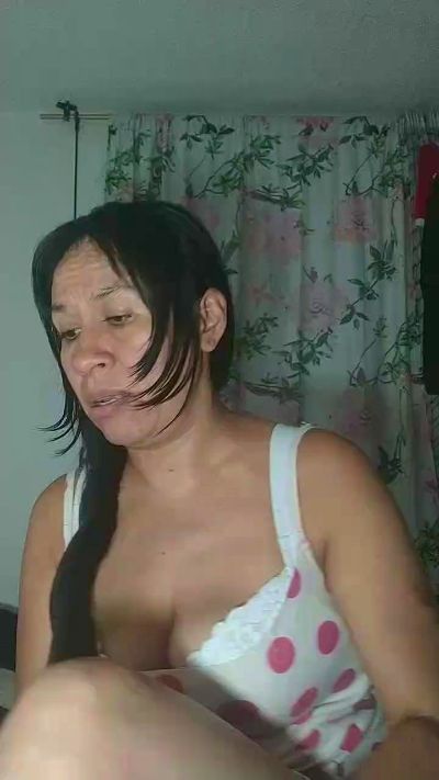 Gio48hot live cam on Cam4