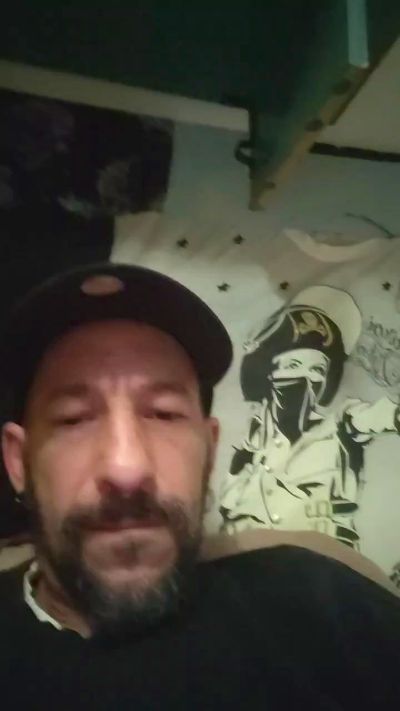 Giohot38 live cam on Cam4