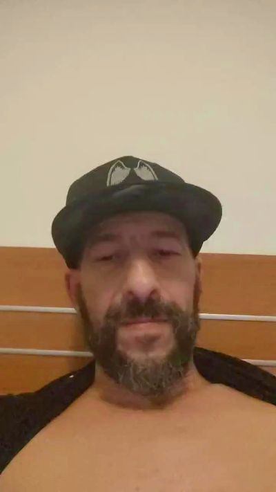 Giohot38 live cam on Cam4