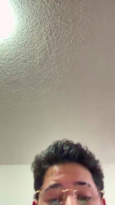 Giovszz live cam on Cam4