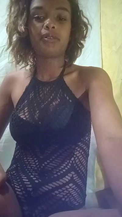 Girliii8 live cam on Cam4
