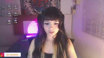 Girlredpunk live cam on Cam4