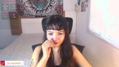 Girlredpunk live cam on Cam4