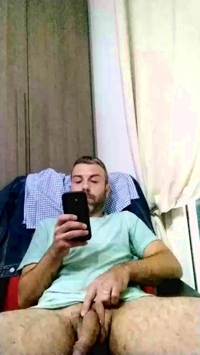 Giuliamo live cam on Cam4