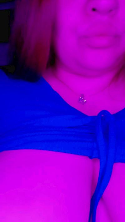 Giulicurvy live cam on Cam4