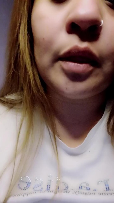 Giulicurvy live cam on Cam4